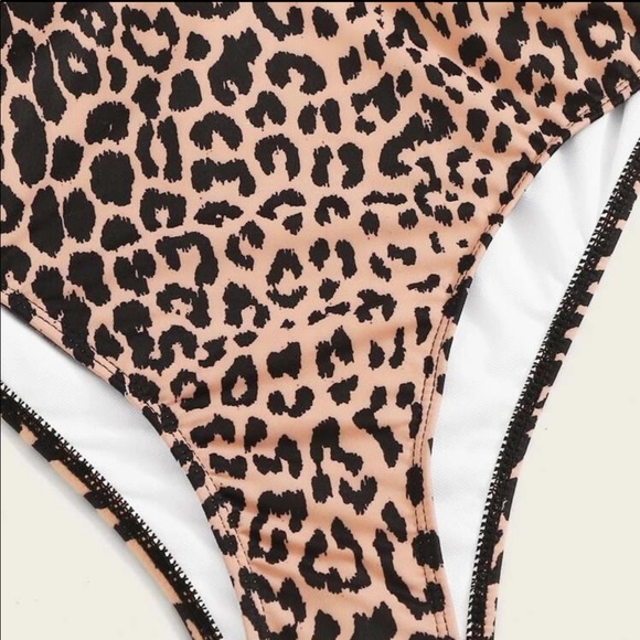 Leopard Criss Cross One Piece Swimwear - Picture 4 of 6